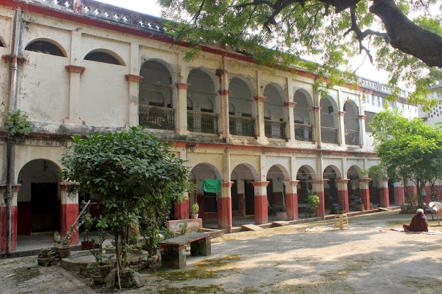 Moksha-Mumukshu Bhawan (Home for the Ailing) Varanasi to break the cycle of death and rebirth