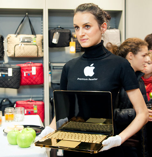 Gold MacBook Pro over 500 000 in St. Petersburg