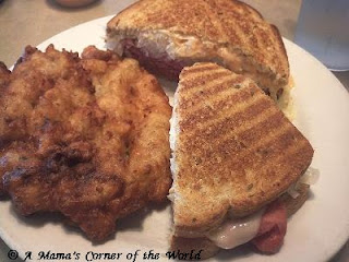 Izzy's Cincinnati World Famous Reuben from http://www.amamascorn