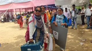 মহিলা ভোটকর্মী
