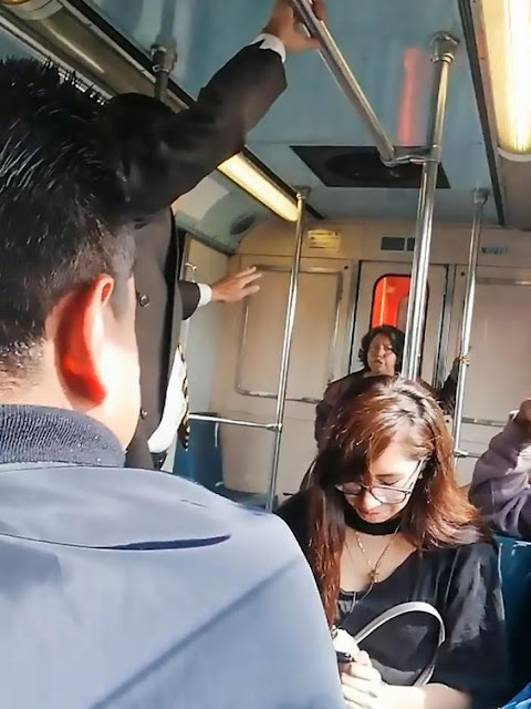 Viral, Pria Lakukan Pengusiran Setan pada Wanita di Dalam Kereta