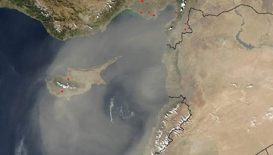 Dust warning issued by Met office, temperatures to 33 degrees on Tuesday