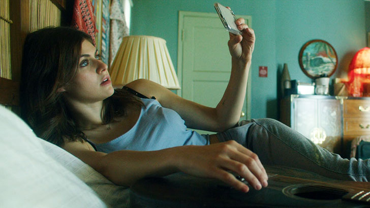 Alexandra Daddario em imagem do filme 'Isolados: Medo Invisível'