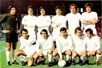 REAL MADRID C. F. - Madrid, España - Temporada 1972-73 - García Remón, José Luis, Benito, Touriño, Grande y Andrés; Amancio, Pirri, Santillana, Velázquez y Aguilar - R. C. D. ESPAÑOL DE BARCELONA 1 (Solsona) REAL MADRID C. F. 0 - 21/04/1973 - Liga de 1ª División, jornada 30 - Barcelona, estadio de Sarriá - El Real Madrid fue 4º en la Liga, con Miguel Muñoz de entrenador