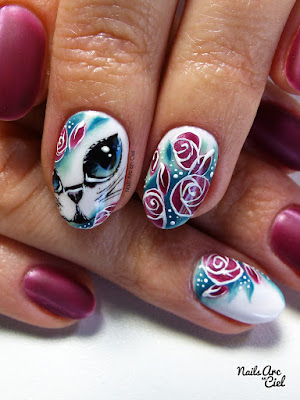 Nail Art - Chat et fleurs en vernis semi-permanent par Nails Arc en Ciel