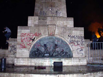 szovjet emlékmű Szabadság tér Budapest Magyar Televízió