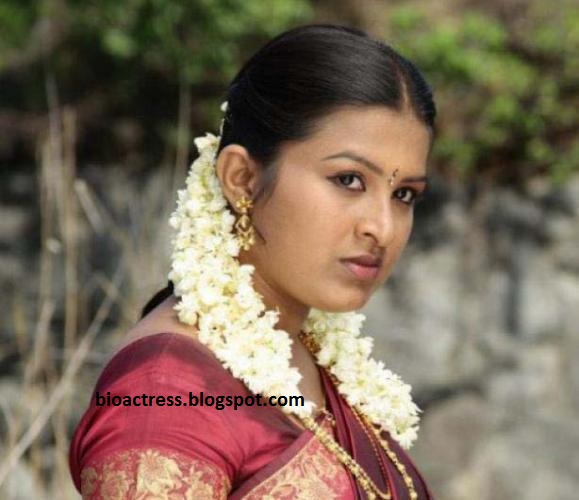 mallu serial actress Souparnika going to marry navel in saree