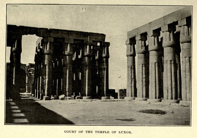 ساحة معبد الأقصر
