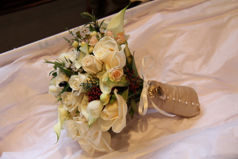 The Brides super glam Mum Hazel was wearing an elegant Corsage in ivory to