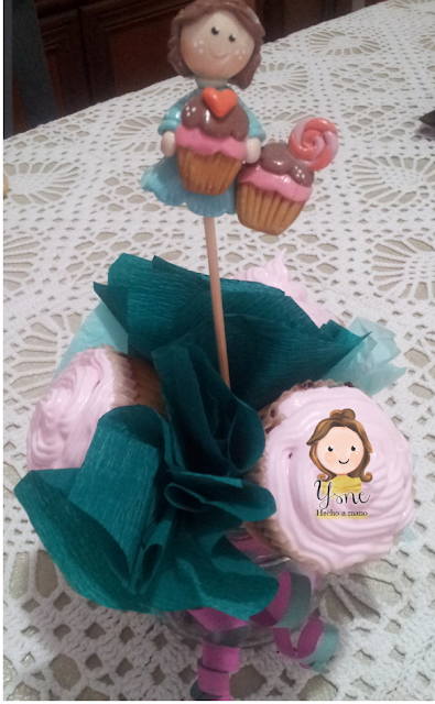 Fácil-Arreglo-de-Cupcakes-y-porcelana-fría