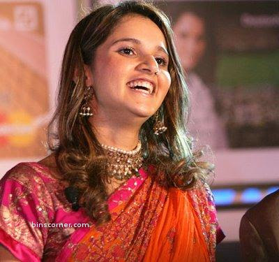 Virgin babe Sania Mirza Smiling Face in Saree from binscorner.com