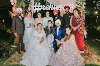 Cover photos of Neha Kakkar wedding with mother and father