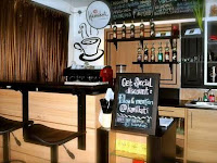 Minimalis Desain Cafe Mini Outdoor Pinggir Jalan