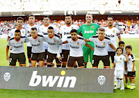 VALENCIA C. F. Temporada 2019-20. Ferran Torres, Gabriel Paulista, Maxi Gómez, Garay, Cillessen, Parejo. Coquelin, Denís Chéryshev, Rodrigo Moreno, Jaume Costa, Daniel Wass. VALENCIA C. F. 2 🆚 DEPORTIVO ALAVÉS 1 Sábado 05/10/2019, 18:30 horas. Campeonato de Liga de 1ª División, jornada 8. Valencia, camp de Mestalla: 38.943 espectadores. GOLES: ⚽1-0: 26’, Maxi Gómez. ⚽2-0: 80’, Dani Parejo, de penalti. ⚽2-1: 89’, Lucas Pérez.