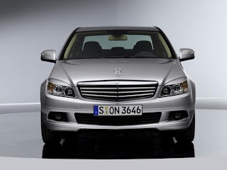 File:Mercedes-Benz W204 front 20080709.jpg - Wikimedia Commons