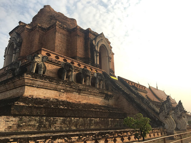 Wat Chedi Luang ワット チェディルアン