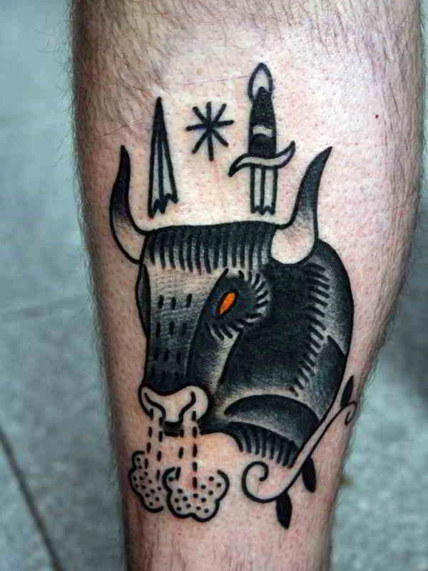 imagen con un tatuaje de Toro