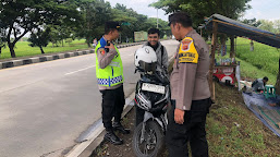 Polsek Lohbener Berikan Himbauan Keselamatan Dalam Arus Balik Lebaran 1445 H