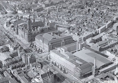 1939 : Luchtfoto Coolsingel met Atlanta Hotel erop