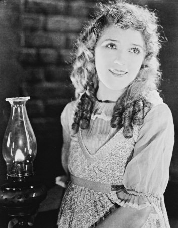 And then there's his wife Mary Pickford who I think was poundforpound 