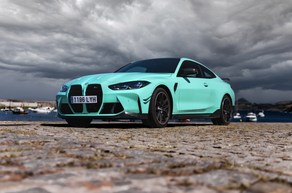 El BMW M4 Competition Coupé dispone de accesorios de de BMW Individual, BMW M Performance y BMW M