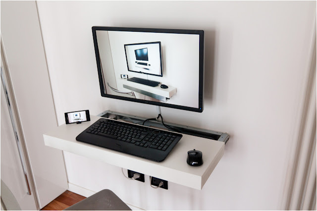 Mini PC float-and-slide desk
