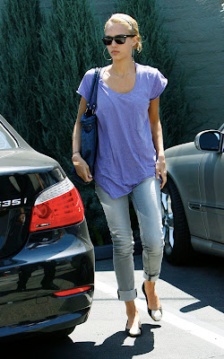 Jessica Alba Looking Nice In Purple Top