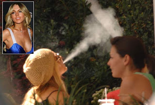 Lindsay Lohan fumando cachimba