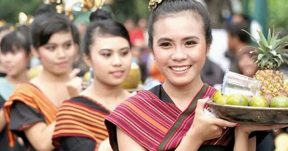Makalah Bahasa Indonesia Pemersatu Keberagaman Suku Bangsa 