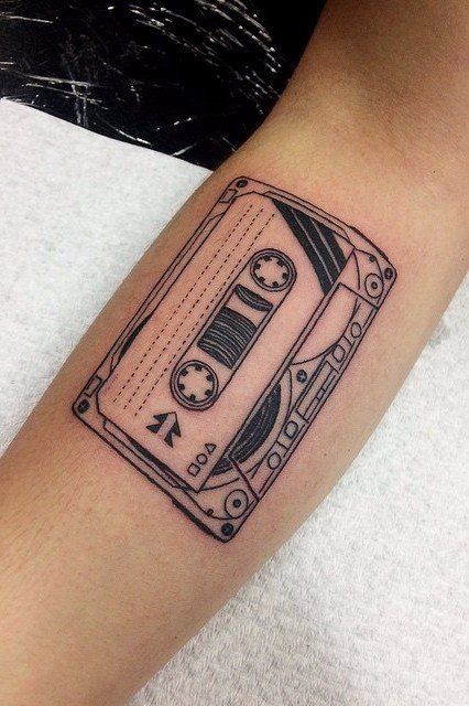 Tatuajes de cassettes de los 80 y 90