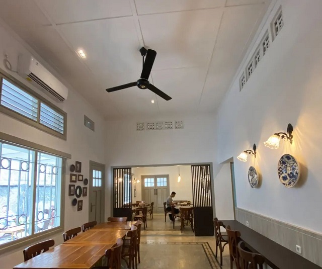 indoor sambang cafe & eatery surabaya