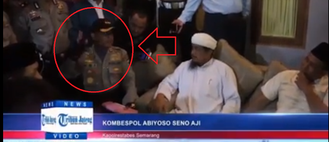 [VIDEO] DETIK DETIK  POLISI Ikut Usir FPI Di Semarang, Bersama Ormas Tandingan FPI!!!