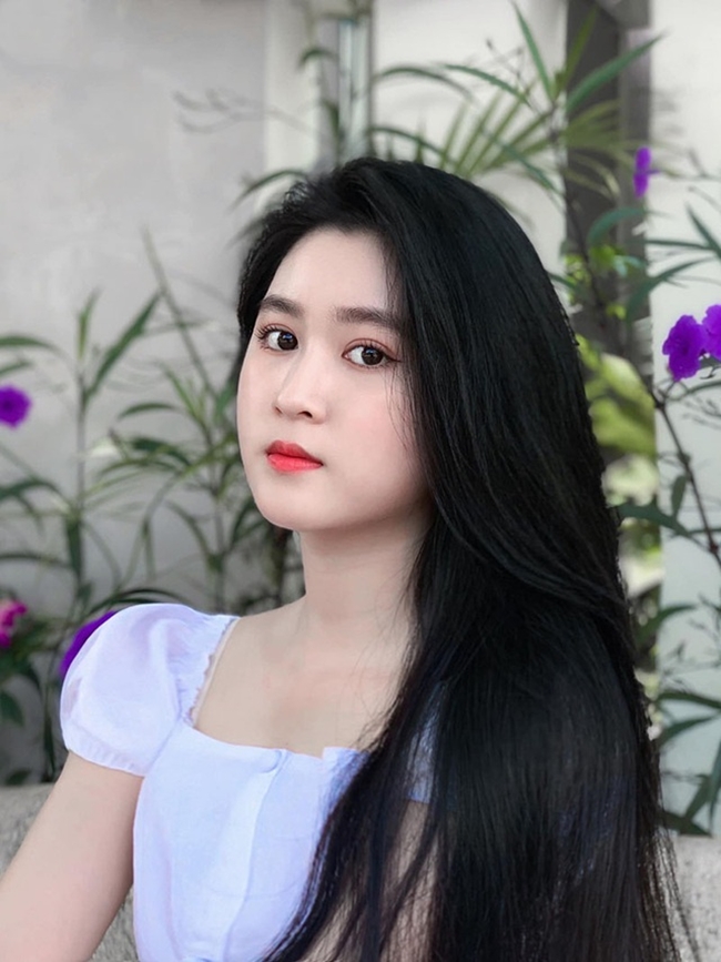 Hot girl Đà Nẵng, Đắk Lắk hút hồn nhờ mặt xinh, dáng đẹp, làn da trắng không tì vết