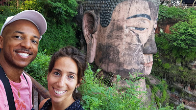 Tim and Ainhoa with the giant Buddha in Leshan