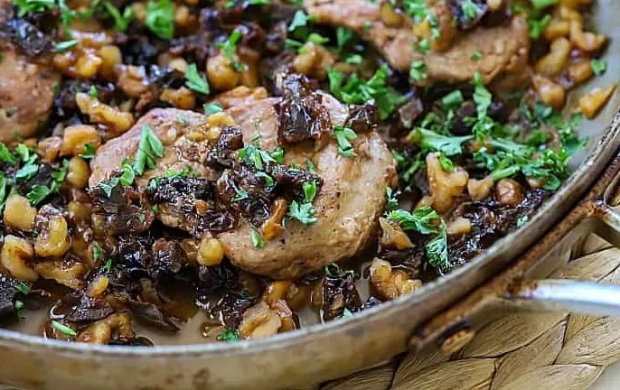 PORK MEDALLIONS WITH PRUNES AND WALNUTS RECIPES