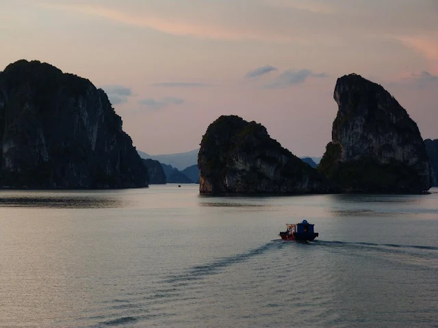 foto keindahan ha long bay vietnam