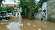 Mobil kebanjiran? Ini tips yang mungkin bermanfaat.