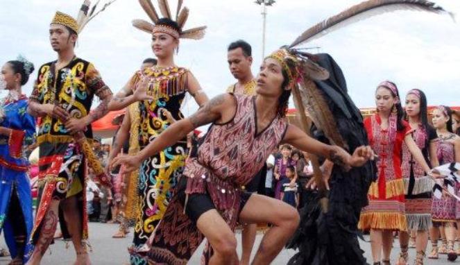 Mengenal Budaya Indonesia Suku  Dayak 