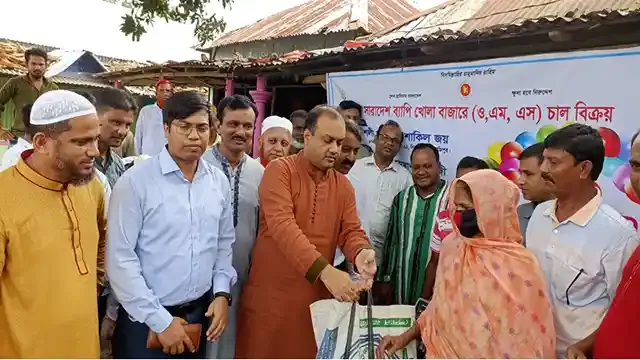 কাজিপুর পৌরবাসী পাচ্ছেন চারশ মে.টন ৩০ টাকা কেজির চাল