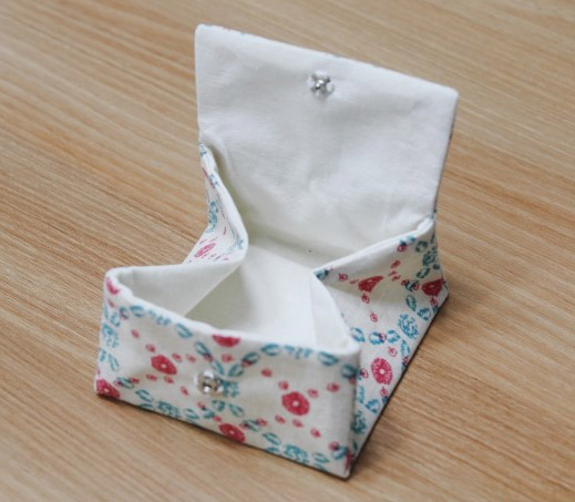 How To Make Button Pouches. Diy Pouch For Sanitary Napkin. Tutorial in Pictures. 