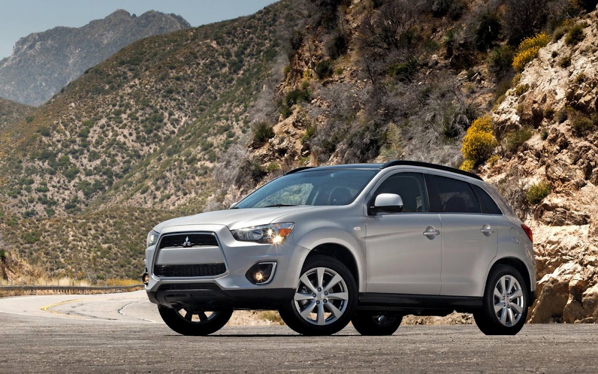 2013 Mitsubishi Outlander Widescreen HD Wallpaper 2