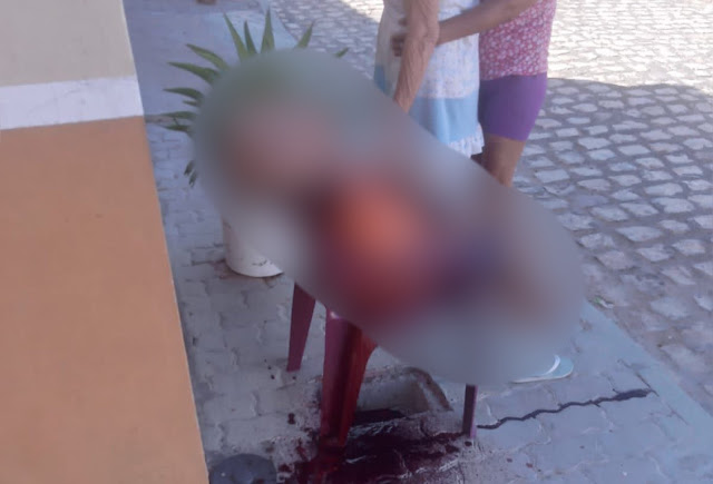 Homem é morto a tiros enquanto estava sentado em uma cadeira na calçada de casa em Mossoró