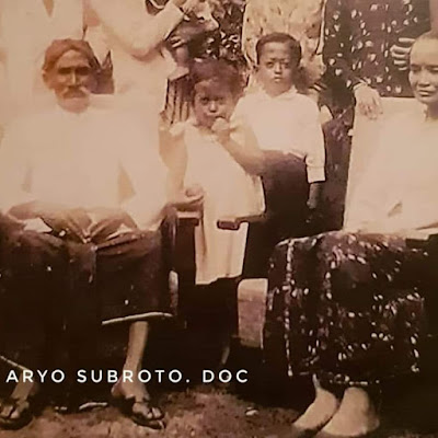 Bapak Setia Hati, Saudara tertua, Oude Herr Ki Ngabei Surodiwiryo dan Ibu Setia Hati Ibu Sariyati Istri ke 2 dari Ki Ngabei Surodiwiryo