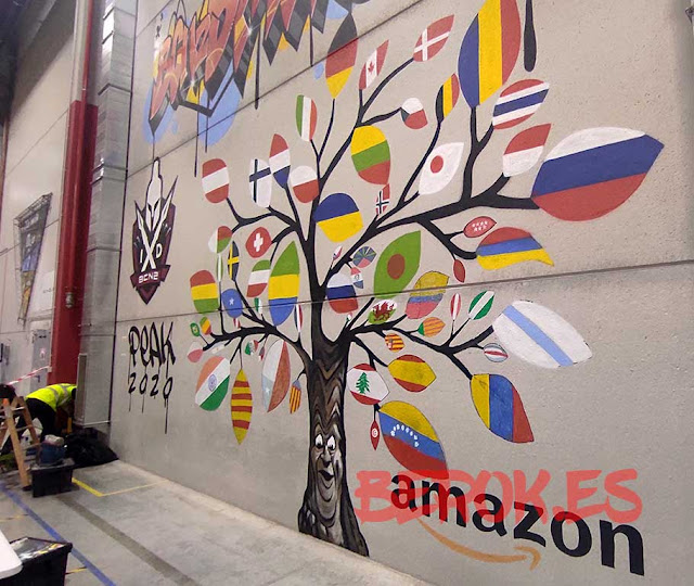 graffitis pared Amazon almacén