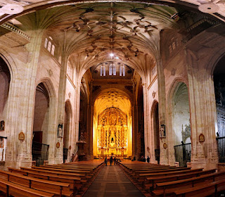 Interior da Igreja de San Steban em Salamanca