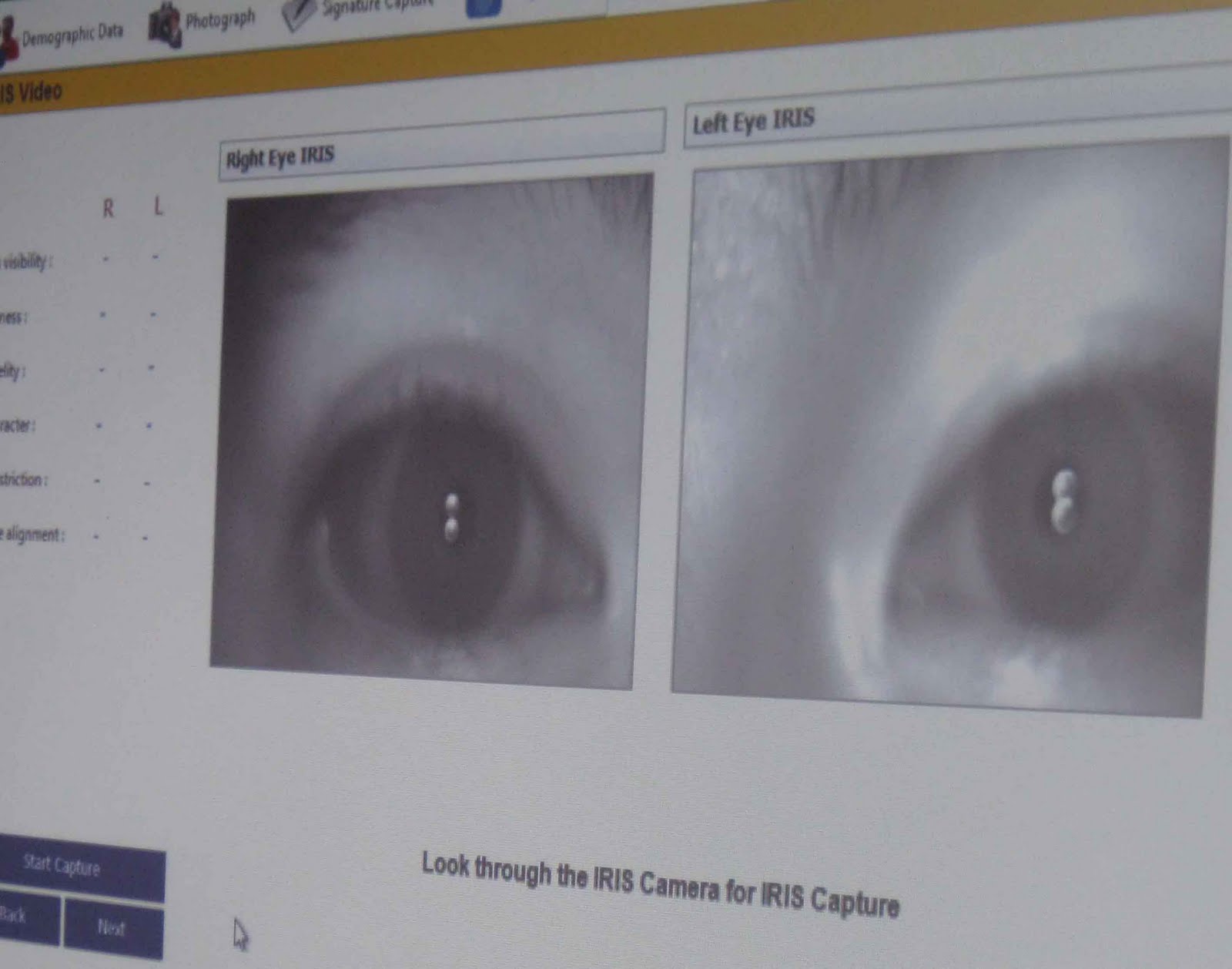 Proses dan Hasil Perekaman Iris Scan Atau Retina Mata Pada 