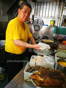 Singapore-Chinatown-Hawker-Centre-Claypot-&-Cooked-Food-#02-83