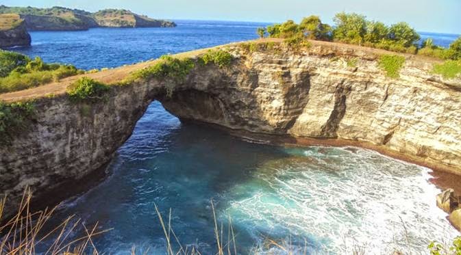 Pantai Yang Masih Perawan Di Indonesia