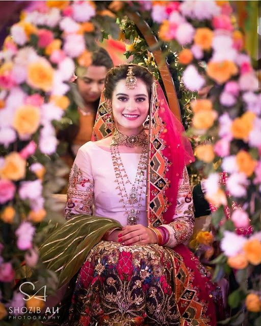 Aiman Khan Mehndi Pictures