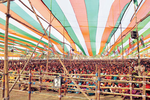 The crowd at Mamata's meeting in Ghoshpukur on Monday